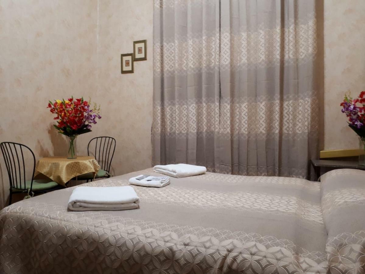 Renting Rooms Rome Exterior photo